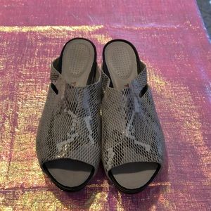 Never been worn TSUBO wedges/sandals!